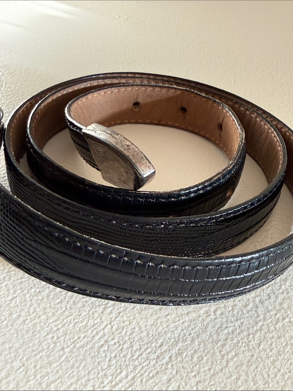 Black Women’s Textured Leather Belt with Engraved Silver Buckle - Picture 4 of 4